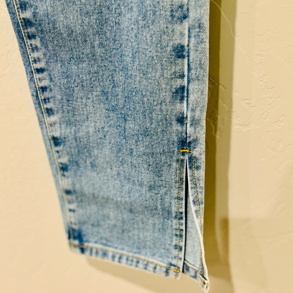 PrettyLittleThing Jeans Relaxed Fit High Rise Straight Leg Denim Light Wash SZ 4 - Picture 8 of 15